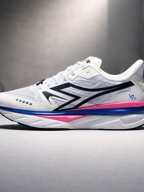 Brand new in box Diadora Atomo V7000-2 White, pink, blue women size 6 shoes